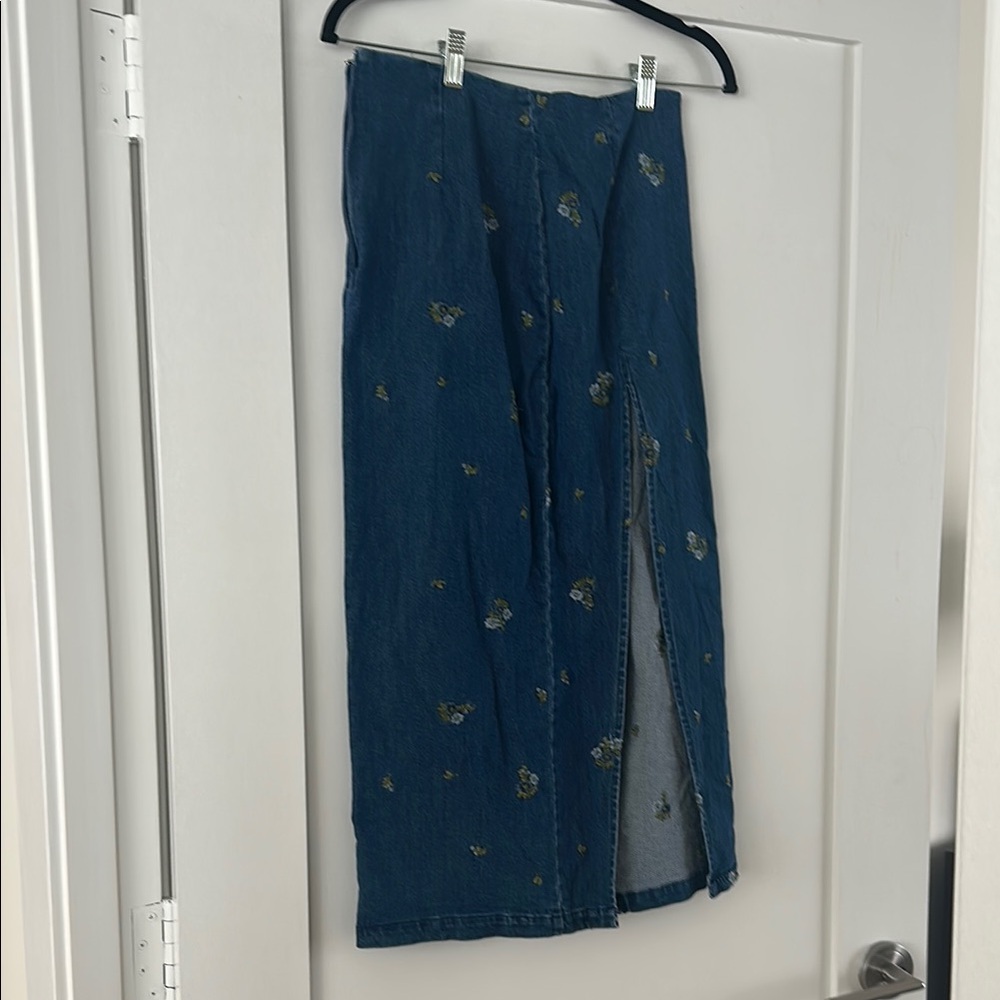 Avec les filles, slit, midi denim skirt, embroidered, 4
